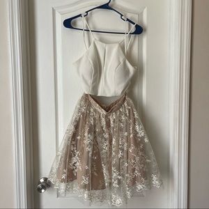 GB two piece dress, size 7, like new. Worn once for pics. Very cute dress.